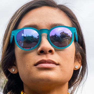 Mantenlas brillantes: Cómo limpiar y cuidar tus lentes de sol